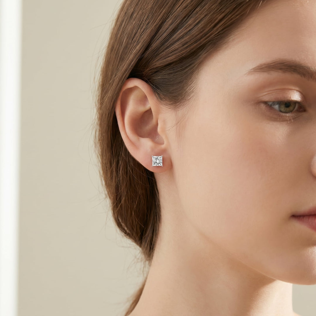 Stud Trio princess-cut worn